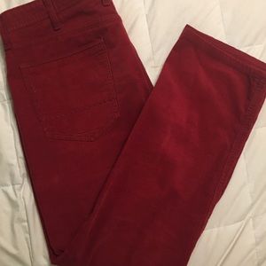 Corduroy pants for men. Classic fit. Red color